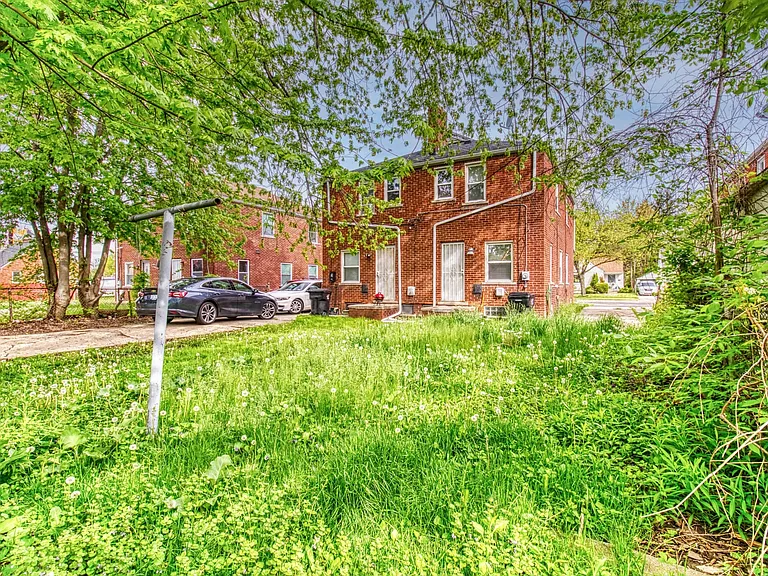 17720 Chester St — Photo 9