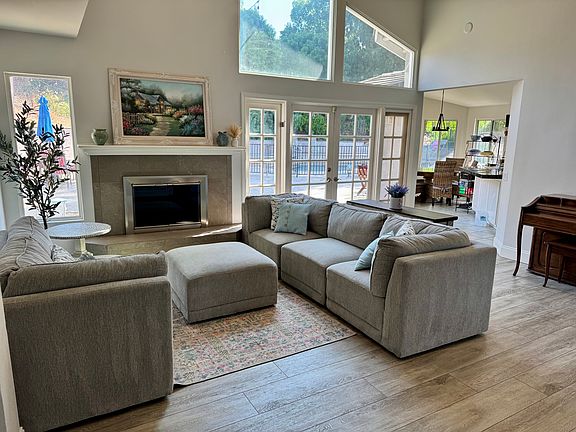 3rd image of 5580 Cedarhaven Dr