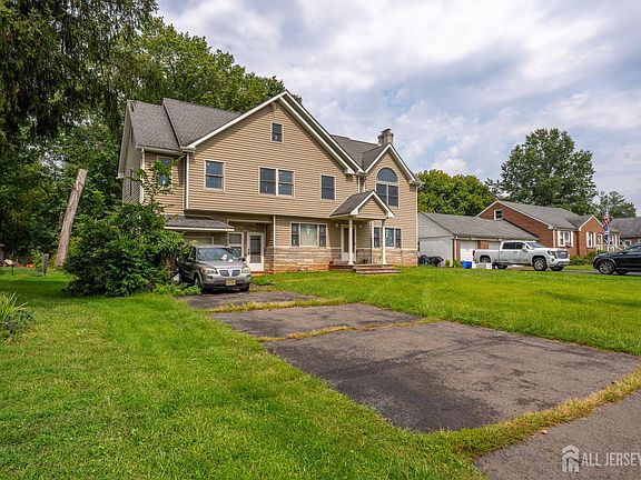 2nd image of 731 Kline Pl