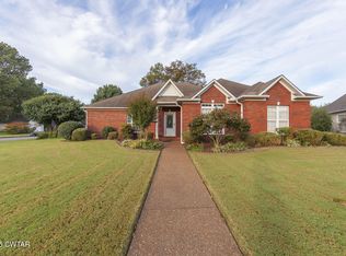 27 Mill Creek Cv, Jackson, TN 38305