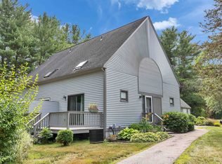 13 Glengarry Dr, Stratham, NH 03885