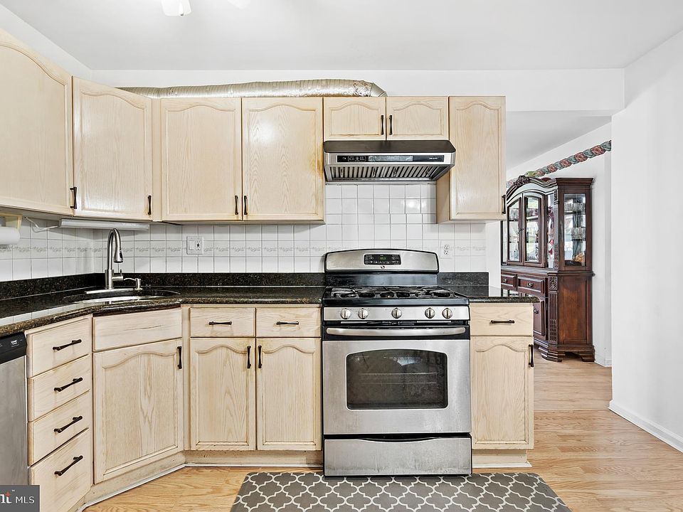 2nd image of 510 Laura Ln