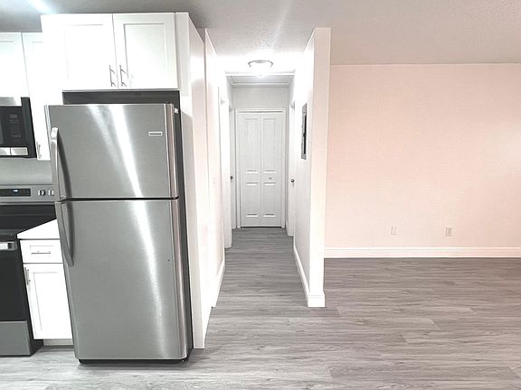 3rd image of 765 Hudson St APT A