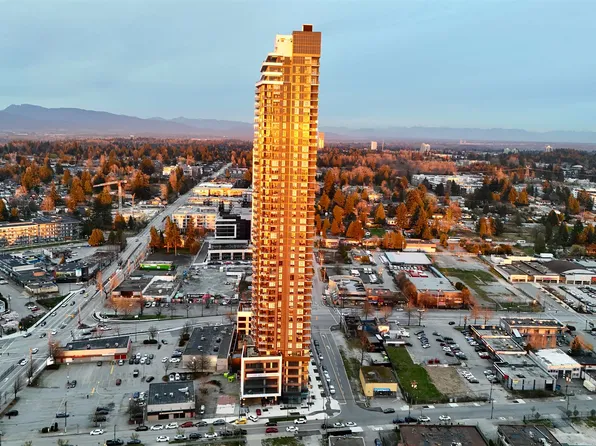 10750 135a St #1709, Surrey, BC V3T 4C9