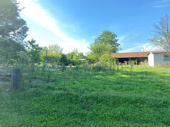 2nd image of 303 Leisure Land Dr