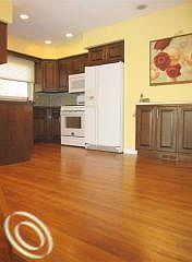 5th image of 17717 Parklane St