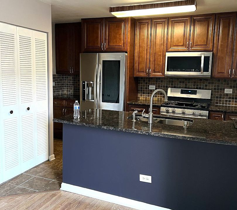 2nd image of 776 Roosevelt Rd