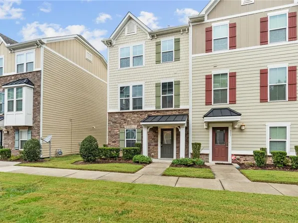 609 Dupree Ln, Chesapeake, VA 23324