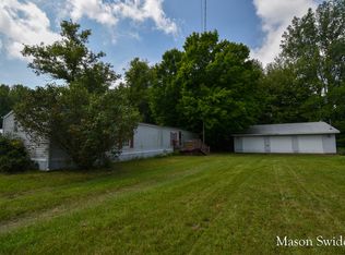 529 Evans St, Jonesville, MI 49250