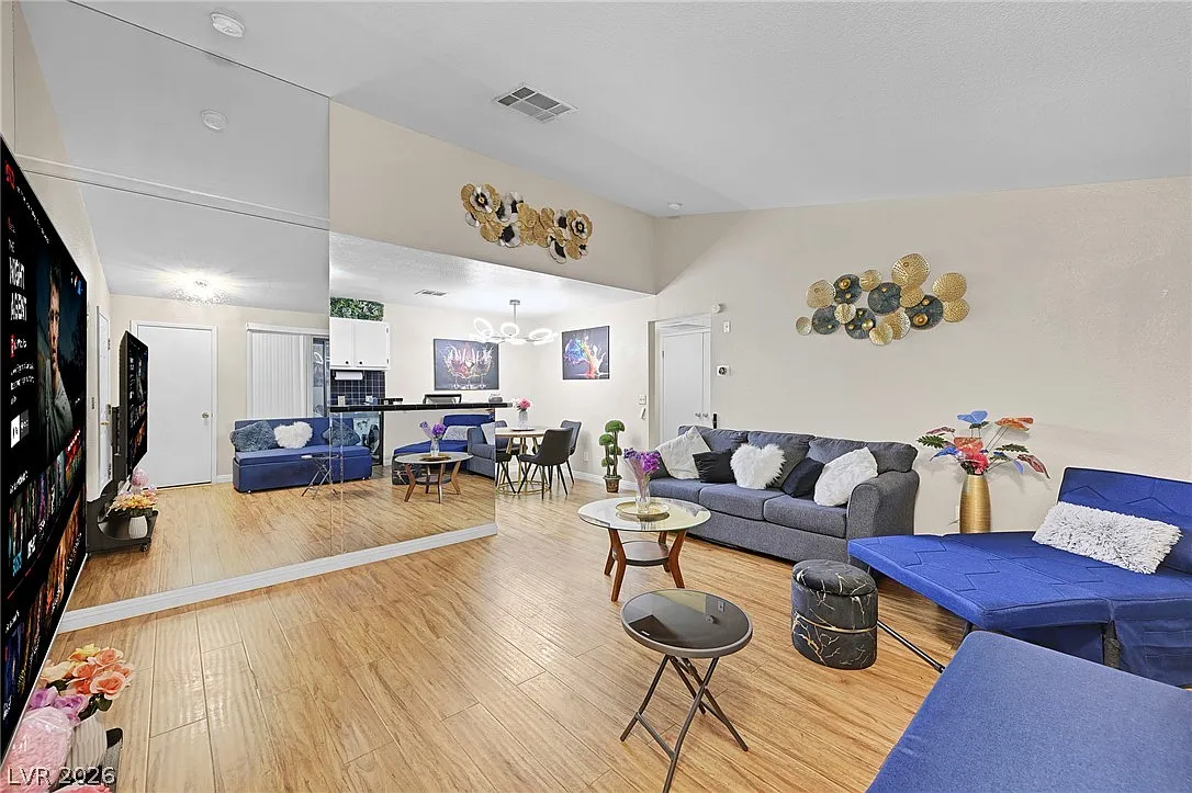 2 bed, 2.0 bath, 965 sqft, $1,450 — Photo 4