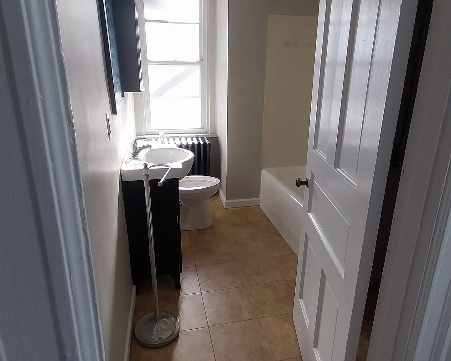 1 bed, $1,000 — Photo 2