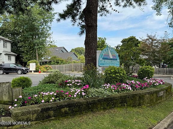 3rd image of 1525 Hulse Road #7