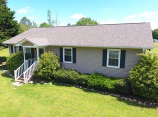 2 Branyon Cir, Due West, SC 29639