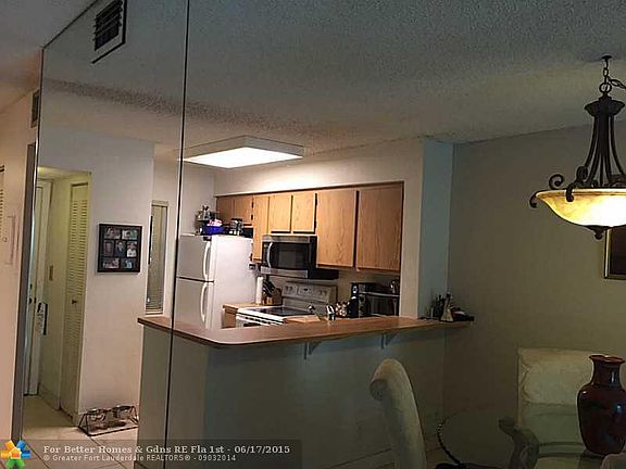 3rd image of 2216 N Cypress Bend Dr APT 105