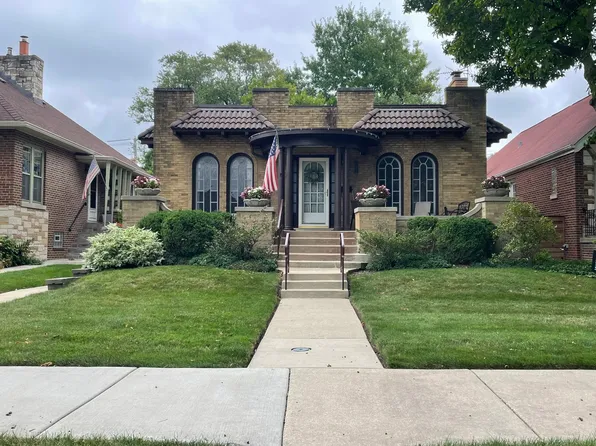 10235 S Oakley Ave, Chicago, IL 60643