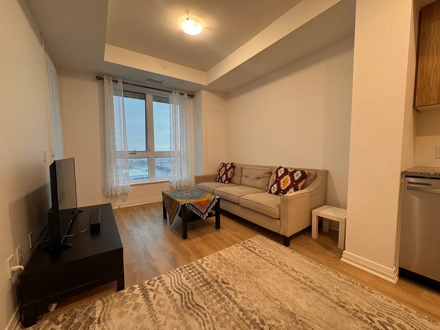 101 Golden Eagle Road Waterloo — Photo 2