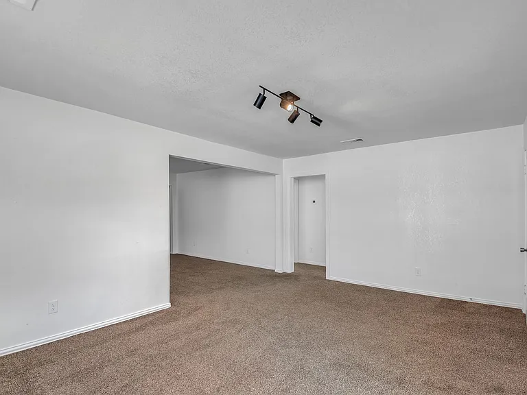 818 N Virginia St — Photo 6