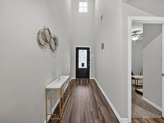 4th image of 447 Crystal Clear Ln
