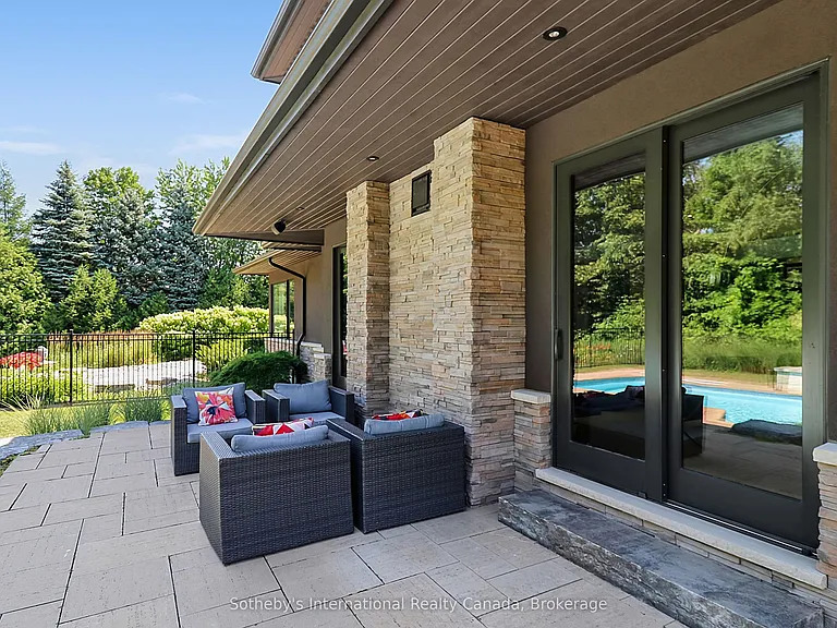 4 Holly Ct — Photo 42