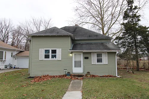 207 E Franklin St Photo 1