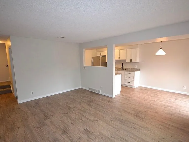 9865 Lane St — Photo 2