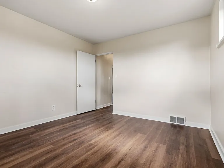 338 Meadow Ave — Photo 16