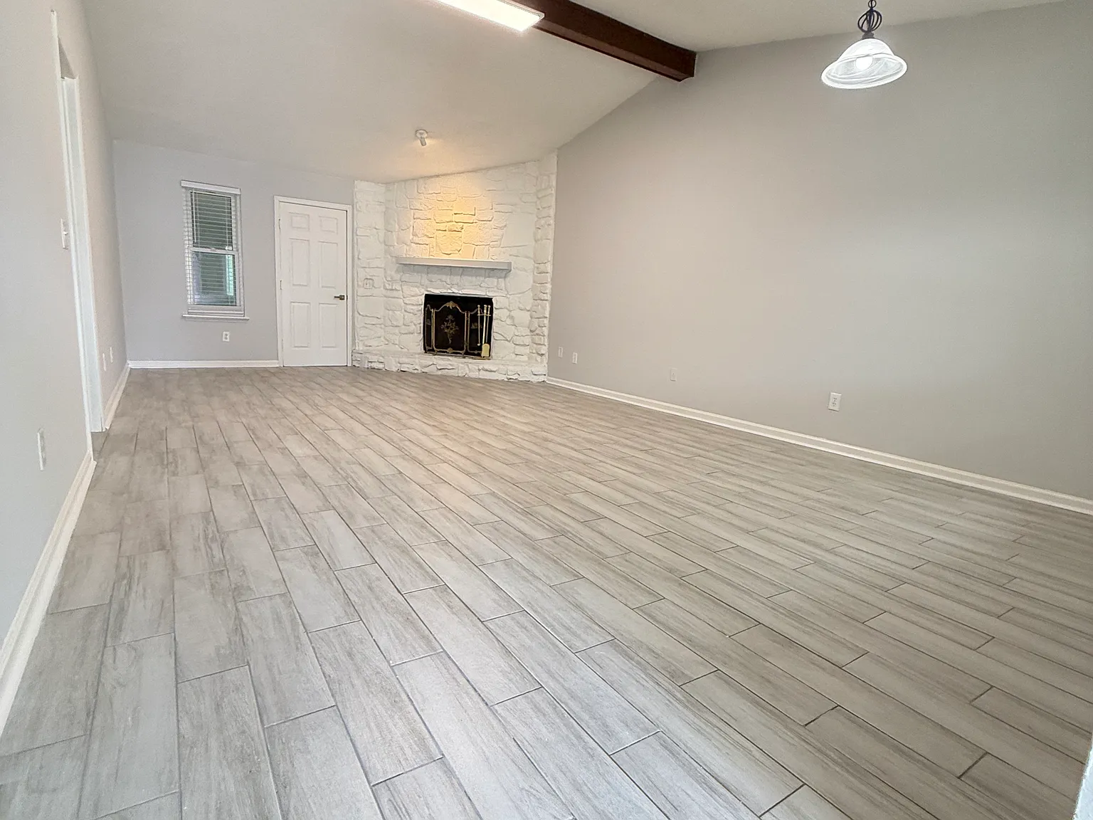 2 bed, 1098 sqft, $1,700 — Photo 4