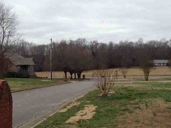 Exterior Neighborhood (street photo)