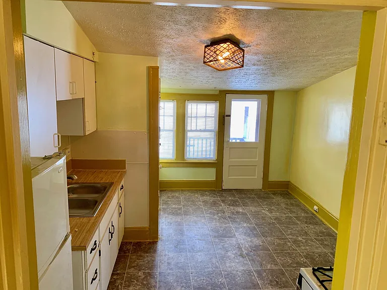 9905 Greenview Ave #2 — Photo 8