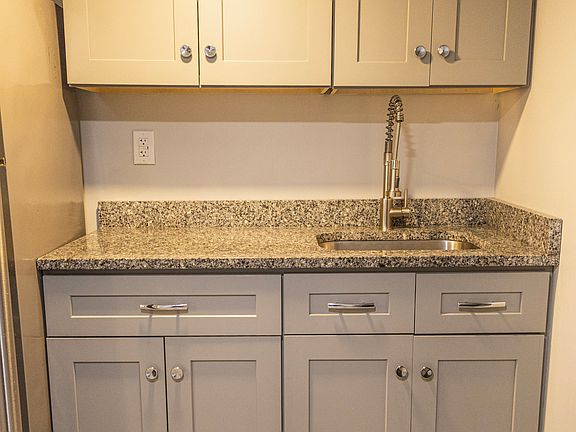 3rd image of 106 Bouvier Ave #1F