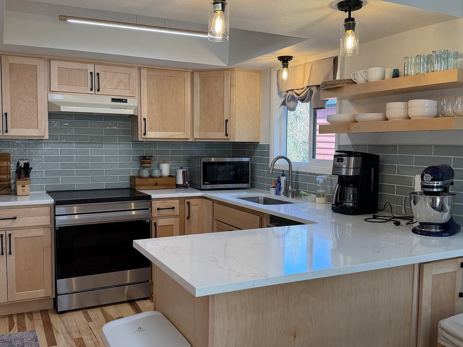 2411 Bush Ave NW — Photo 2