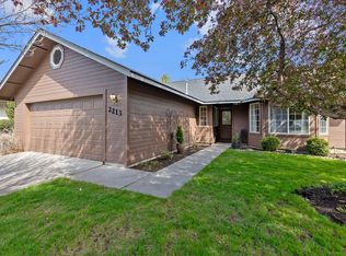 2213 NW Ivy Ave, Redmond, OR 97756