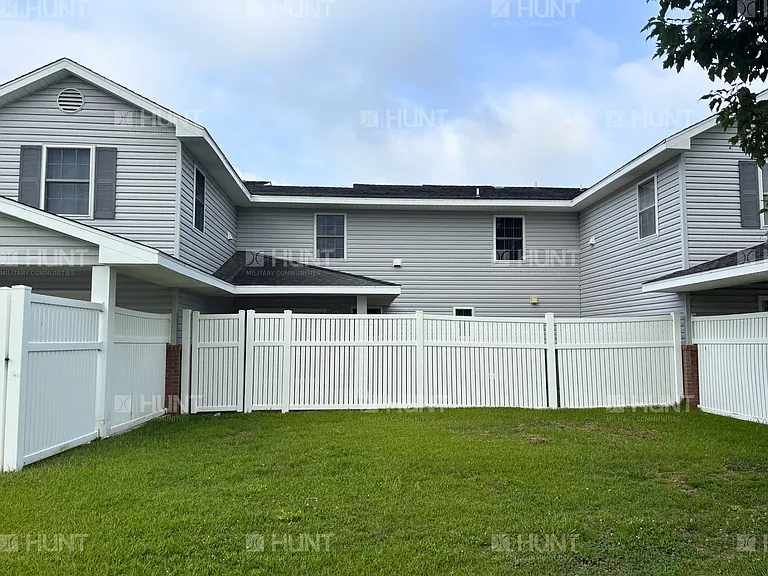 544 Mulberry Ln — Photo 3
