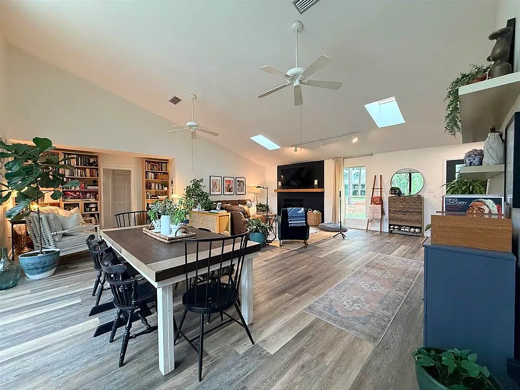 3 bed, 2143 sqft, $2,700 — Photo 4