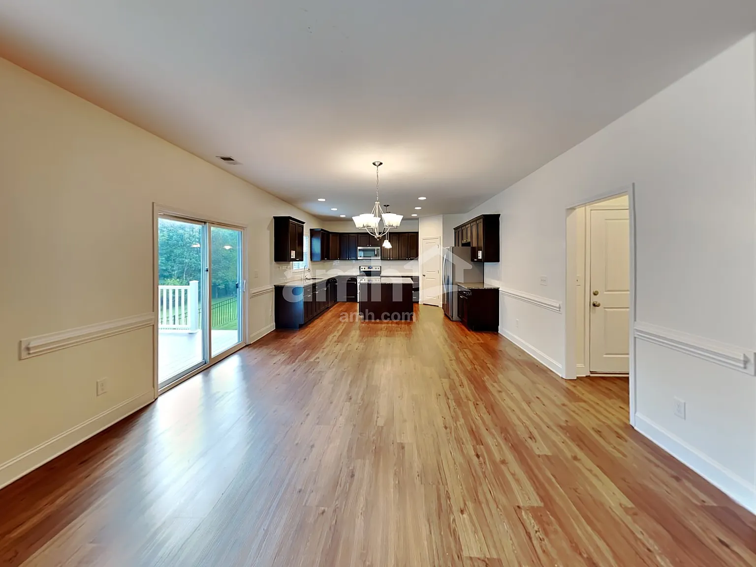 5 bed, 4.5 bath, 2736 sqft, $2,925 — Photo 4