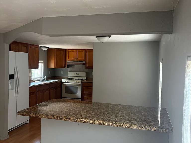 1390 Tumbleweed Dr — Photo 2