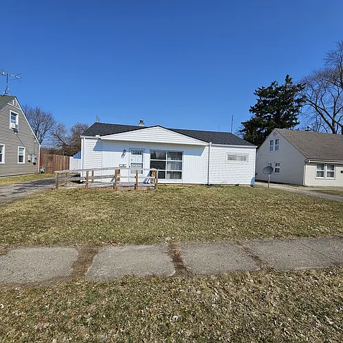 2108 N Hadley Rd Photo 1