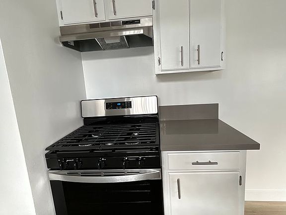 3rd image of 836 W Beach Ave APT U