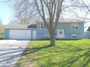 105 1st Ave NE, Badger, IA 50516