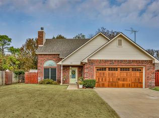 105 W 6th St, Lindsay, TX 76250
