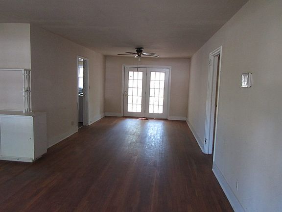 2nd image of 205 E Park Ave