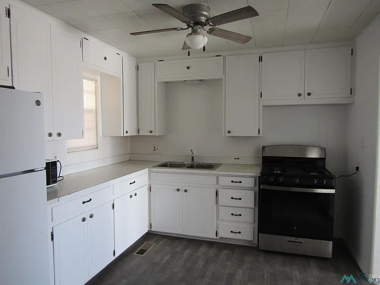 3710 W Grand Ave — Photo 4