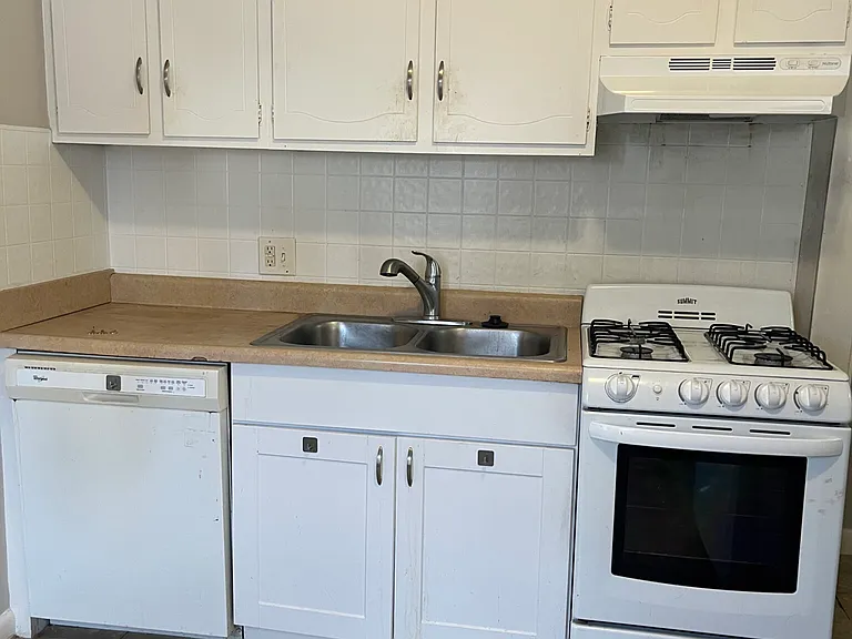 9 Elmer St #U3 — Photo 6