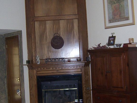 2nd image of 2116 Parkview Dr