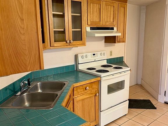 5th image of 46 Colrain St