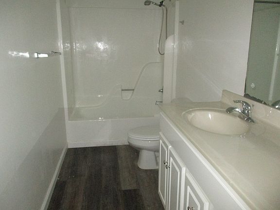 2nd image of 2122 Stonebrook Ct #B