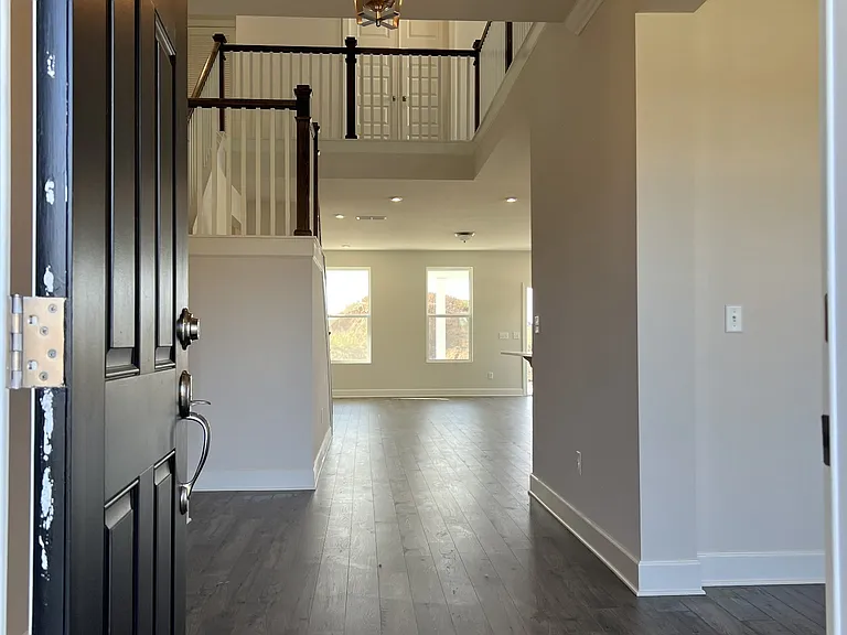 400 Mabels Way — Photo 2