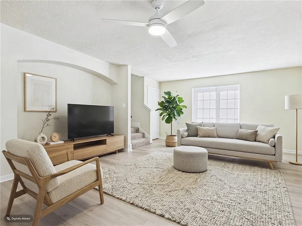 4 bed, 1555 sqft, $1,850 — Photo 2