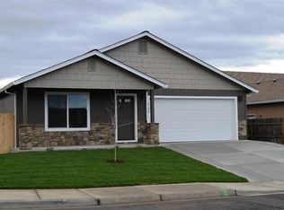 8194 25th St, White City, OR 97503