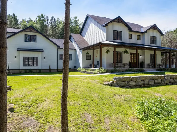 793 Powers Rd, Tay Valley, ON K7H 3C5